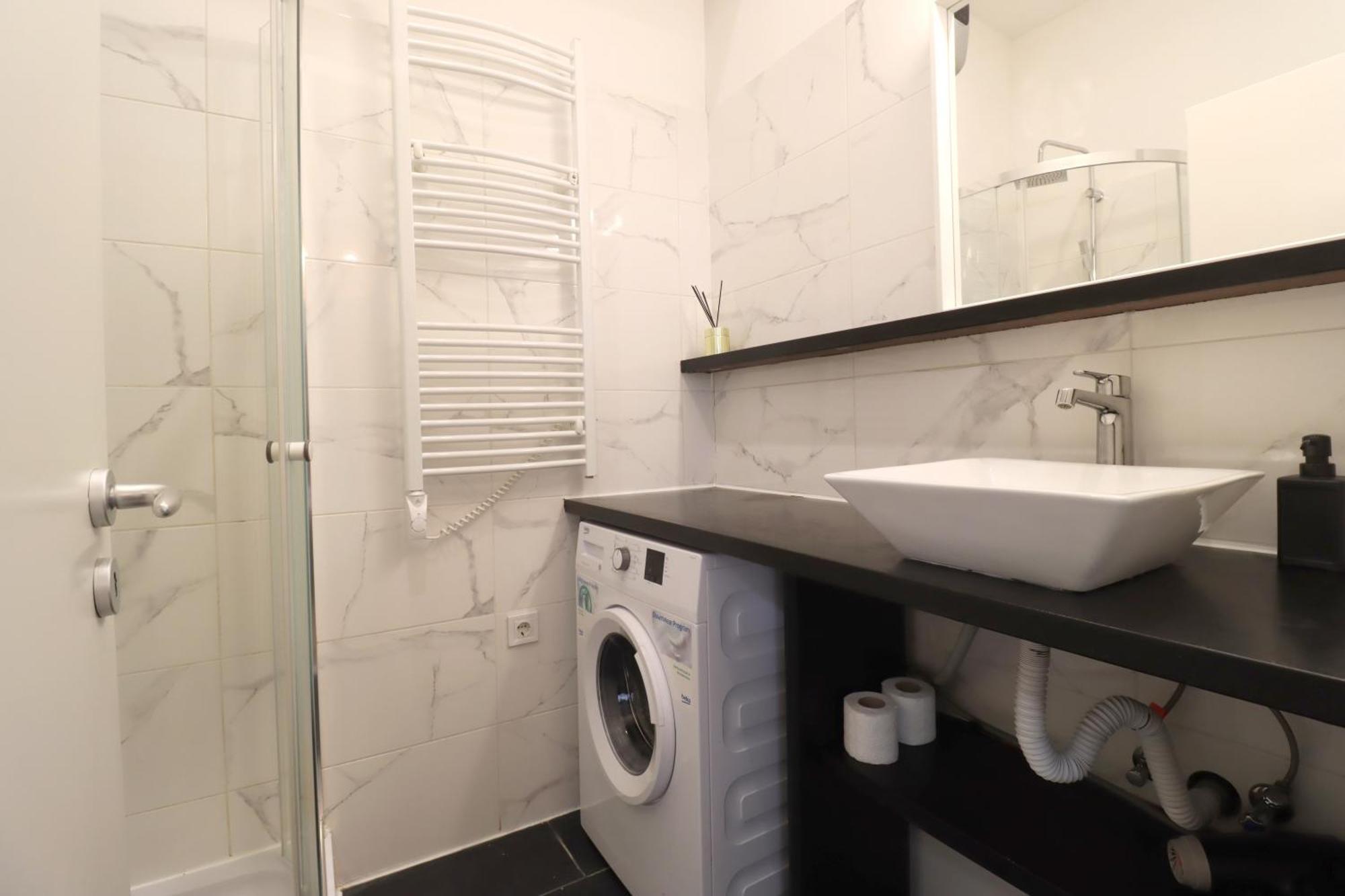 A13 Downtown Apartments With Parking Budapeste Exterior foto